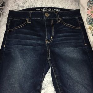 Super stretchy high waisted AE jeans (size 4s)